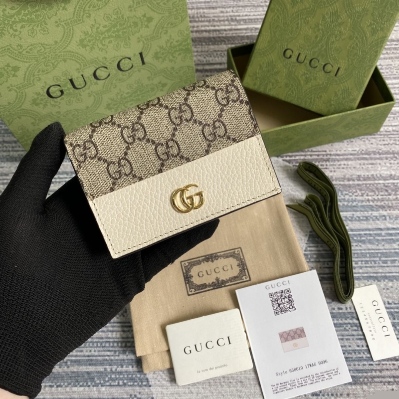 G*u*i wallets & purse